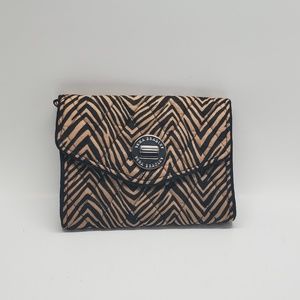 Vera Bradley Bags - 🔟Vera Bradley your turn smartphone wristlet Vera Bradley Bags - 🔟Vera Bradley your turn smartphone wristlet